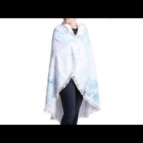 DSW Beach Blanket - Picture 4 of 7